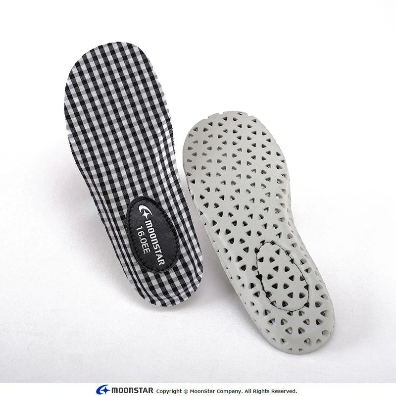 Moonstar x Carrot Banxue shoes (antibacterial, deodorant, lightweight) shipped directly from Japan. Functional, healthy leather shoes for children, 14-24.5cm. Boys' and girls' shoe collection.