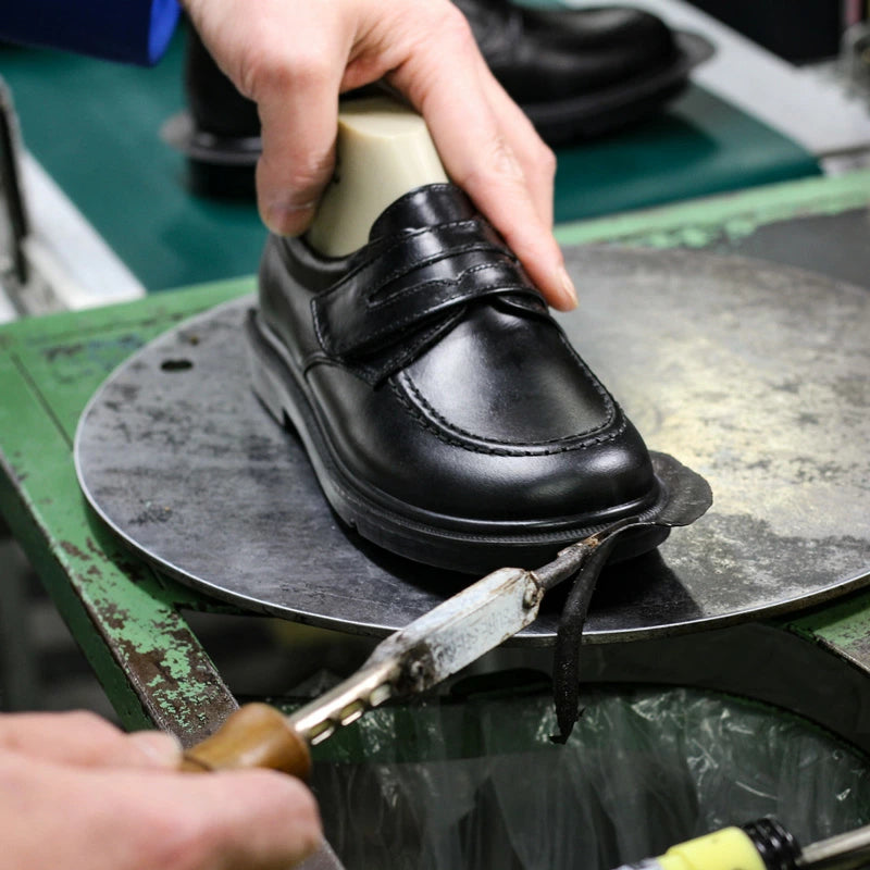 Moonstar x Carrot Bangaku shoes (Made in Japan/Genuine leather/Antibacterial and Deodorant) shipped directly from Japan. Healthy, functional leather shoes for children, 17-20cm. Boys' and girls' styles.