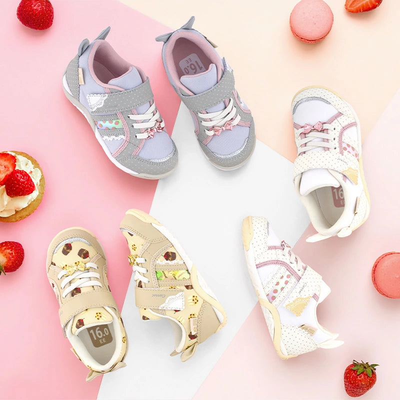 Moonstar x Carrot antibacterial and deodorant functional children's shoes (15-21cm) shipped directly from Japan. Girls' shoe series