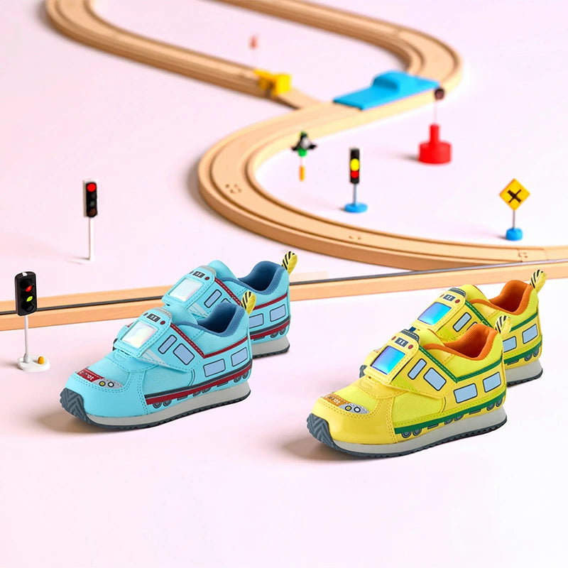 Moonstar x Carrot Electric Series Antibacterial and Deodorant Healthy Functional Children's Shoes (14-19cm) Direct from Japan Boys' Shoes
