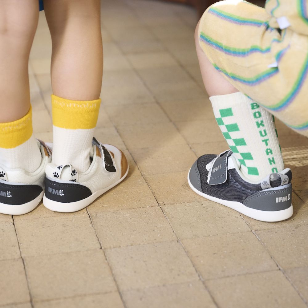 IFME PARK Cat Paw Paw Healthy Functional Children's Shoes (12-15cm) Direct from Japan (Boys/Girls)