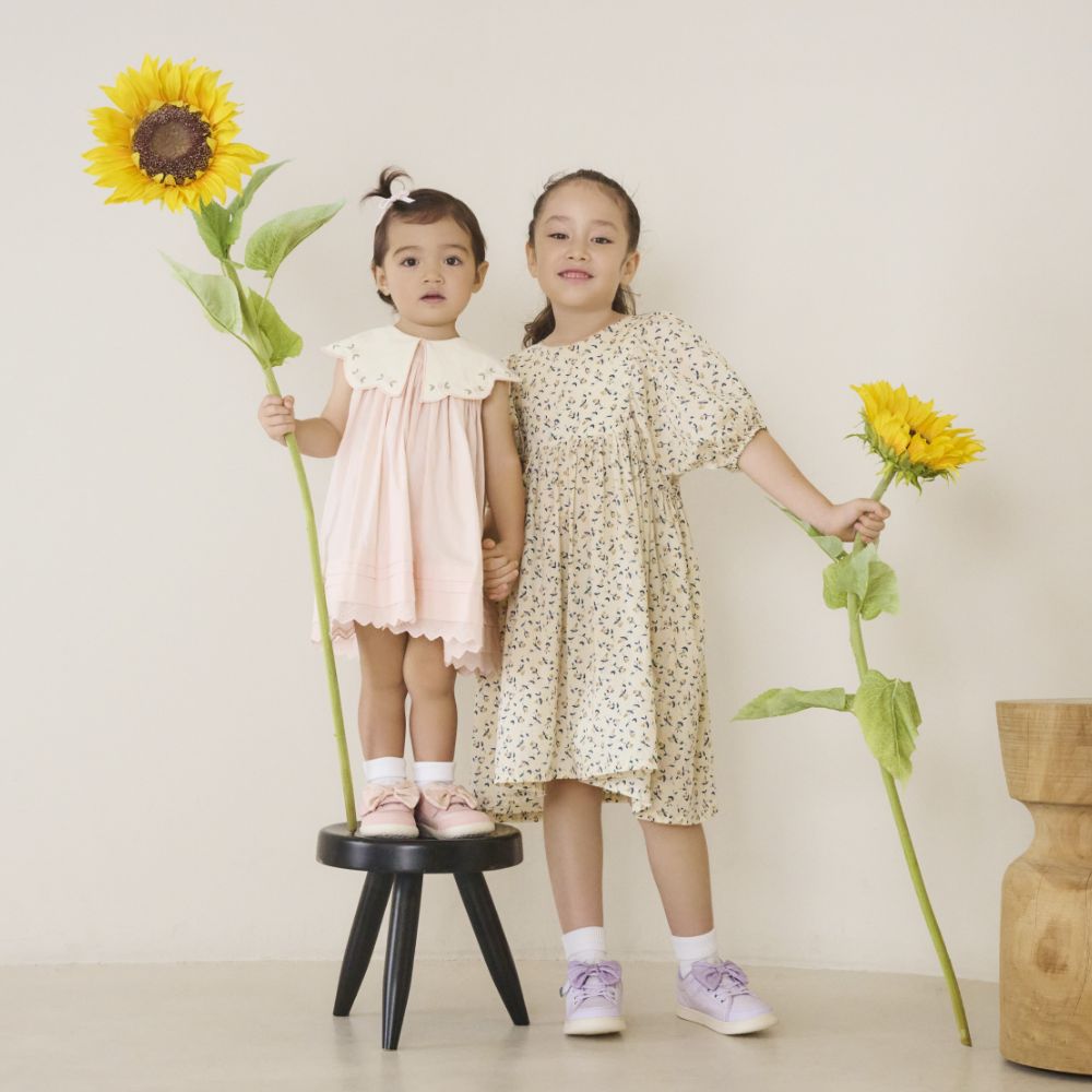 IFME CALIN Wild Flower series large butterfly sneakers (direct from Japan) for healthy, functional children's shoes (12-15cm) for girls.
