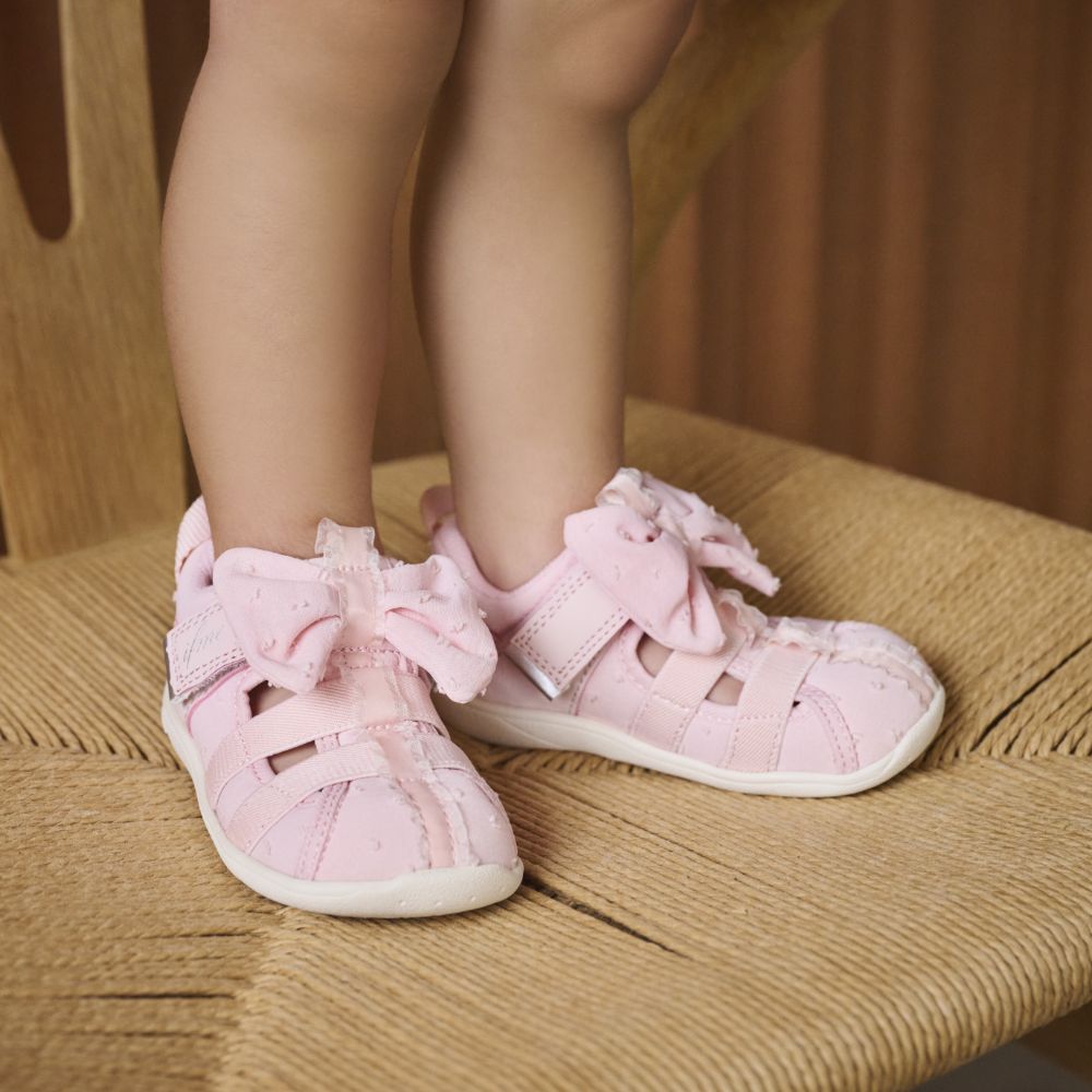IFME CALIN Large Bow Amphibious Sneakers (Direct from Japan) - Healthy Functional Children's Shoes (12-15cm) (Girls' Shoes)