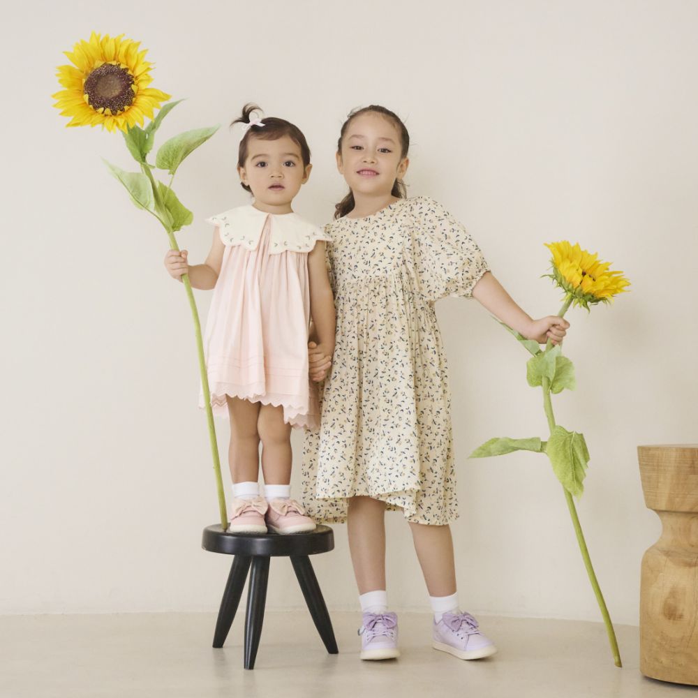 IFME CALIN Wild Flower series large butterfly sneakers (direct from Japan) for healthy, functional children's shoes (15-21cm) for girls.