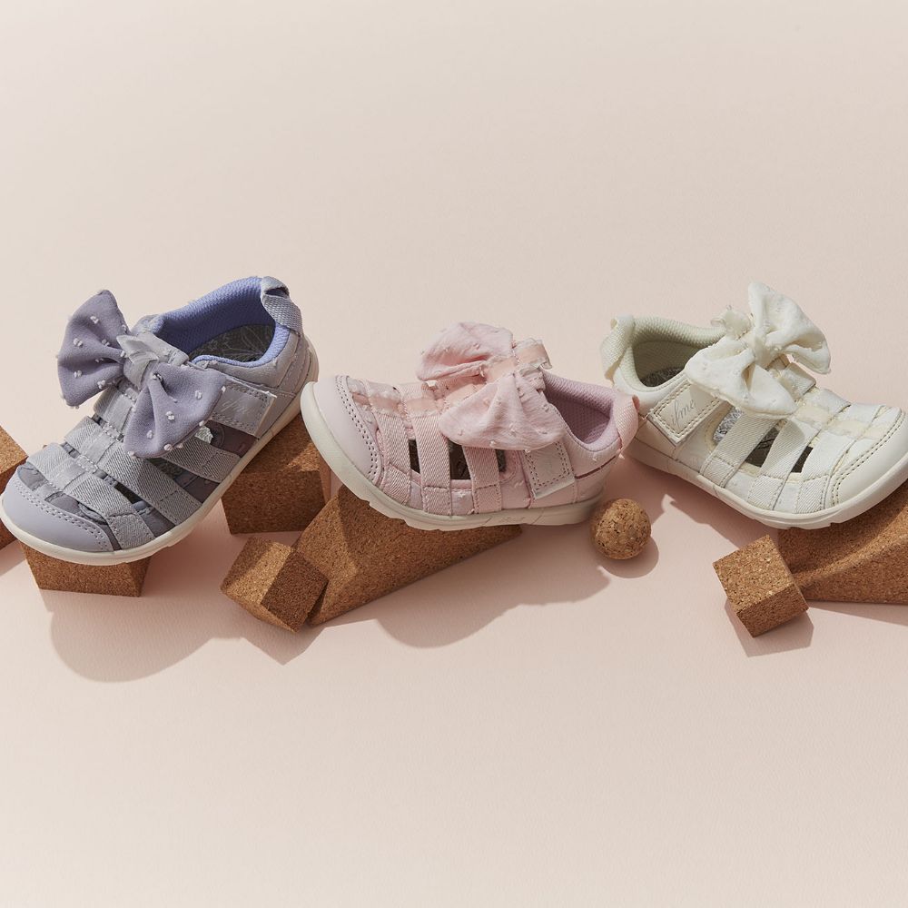 IFME CALIN Large Bow Amphibious Sneakers (Direct from Japan) - Healthy Functional Children's Shoes (15-21cm) - Girls' Shoes
