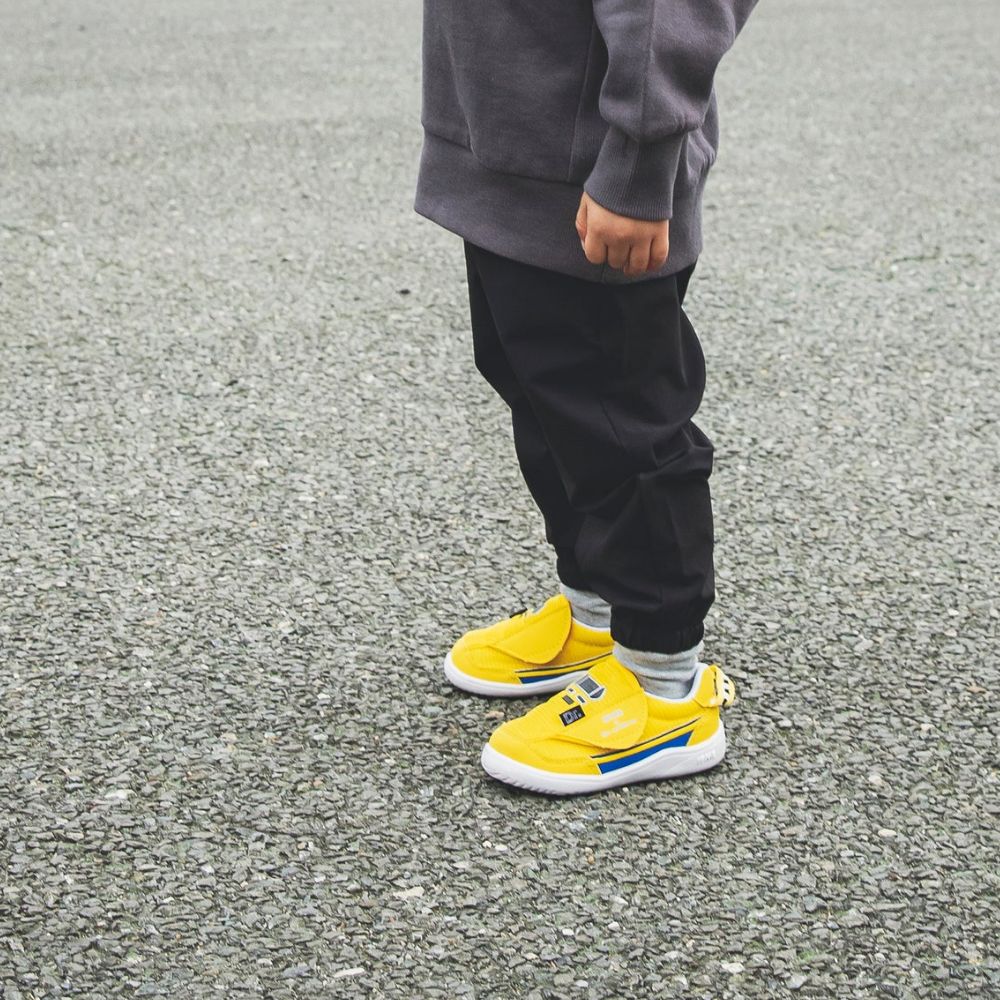 IFME x Train Shinkansen Health Functional Children's Shoes (12-15cm) Direct from Japan Boys' Shoe Series