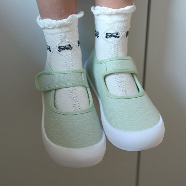 Ly# mine canvas shoes (16-19cm) shipped directly from Japan. Girls' shoes from other brands.