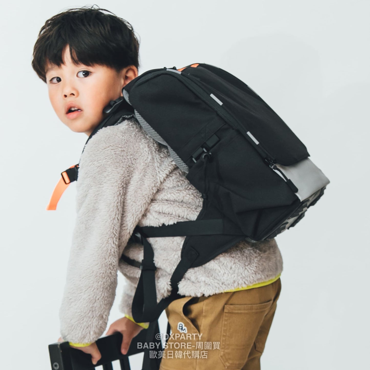 Waterproof, lightweight, functional, back-protecting backpack (12L) shipped directly from Japan. Other brands.