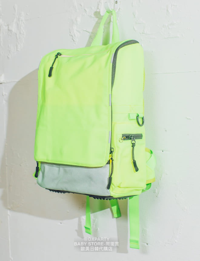Waterproof, lightweight, functional, back-protecting backpack (12L) shipped directly from Japan. Other brands.