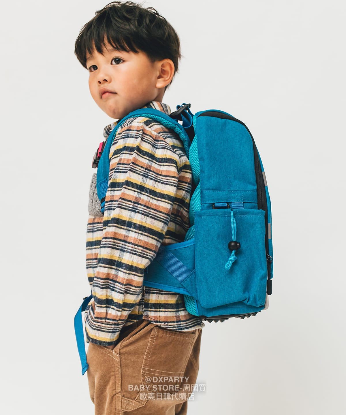 Waterproof, lightweight, functional, back-protecting backpack (12L) shipped directly from Japan. Other brands.