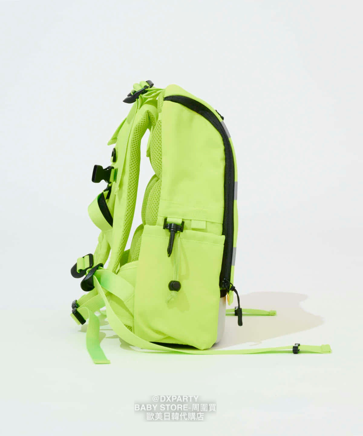 Waterproof, lightweight, functional, back-protecting backpack (12L) shipped directly from Japan. Other brands.