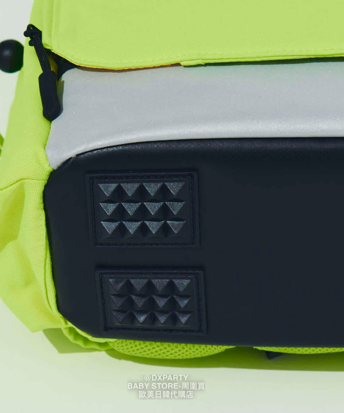 Waterproof, lightweight, functional, back-protecting backpack (12L) shipped directly from Japan. Other brands.