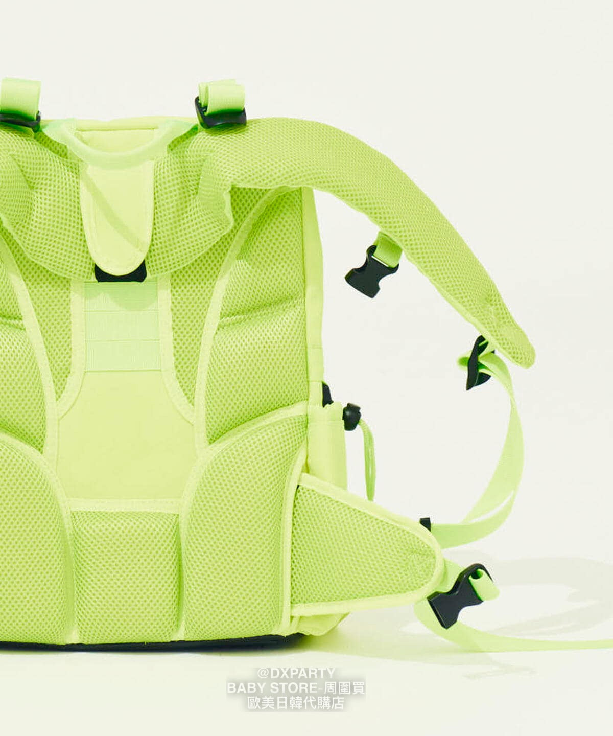 Waterproof, lightweight, functional, back-protecting backpack (12L) shipped directly from Japan. Other brands.