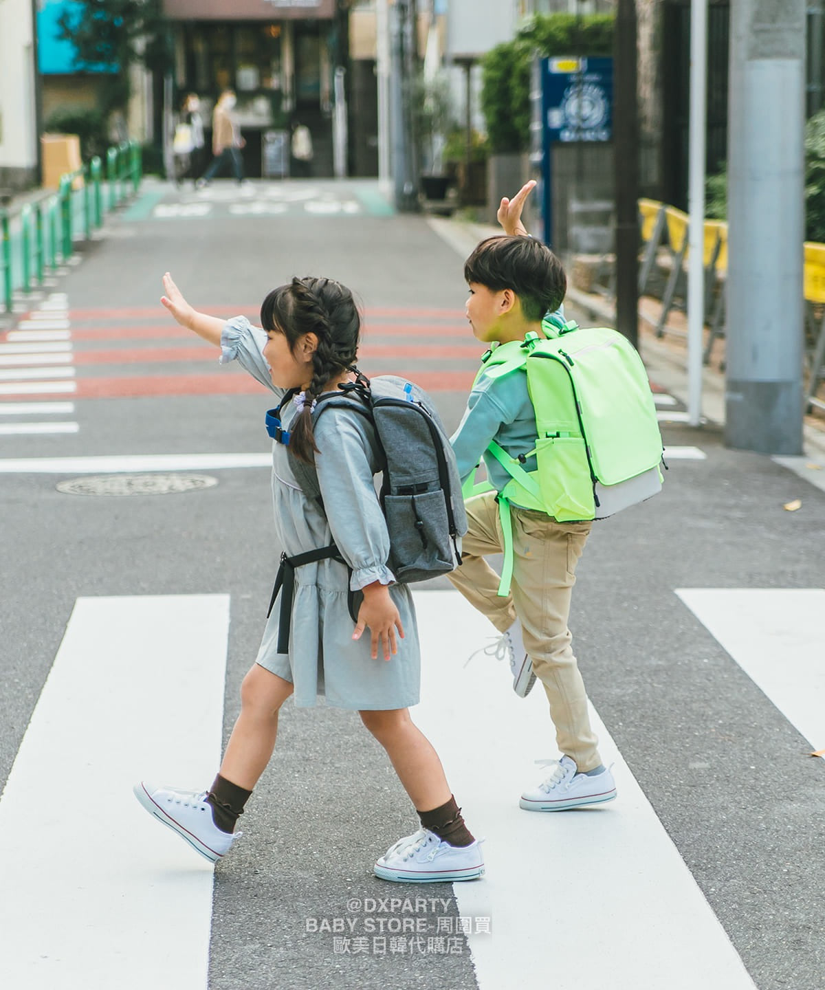 Waterproof, lightweight, functional, back-protecting backpack (12L) shipped directly from Japan. Other brands.
