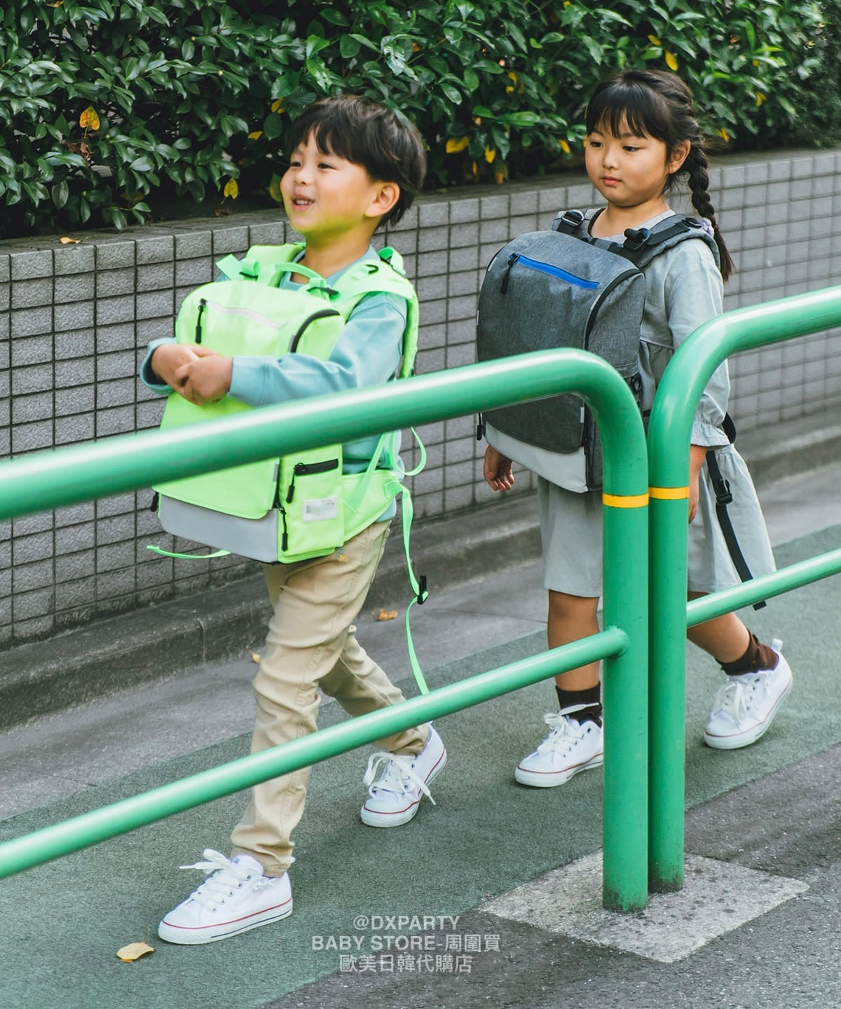 Waterproof, lightweight, functional, back-protecting backpack (12L) shipped directly from Japan. Other brands.