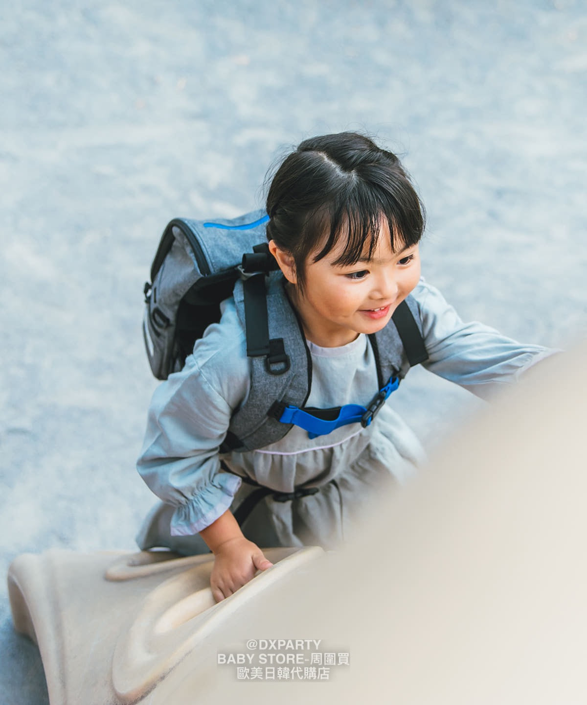 Waterproof, lightweight, functional, back-protecting backpack (12L) shipped directly from Japan. Other brands.