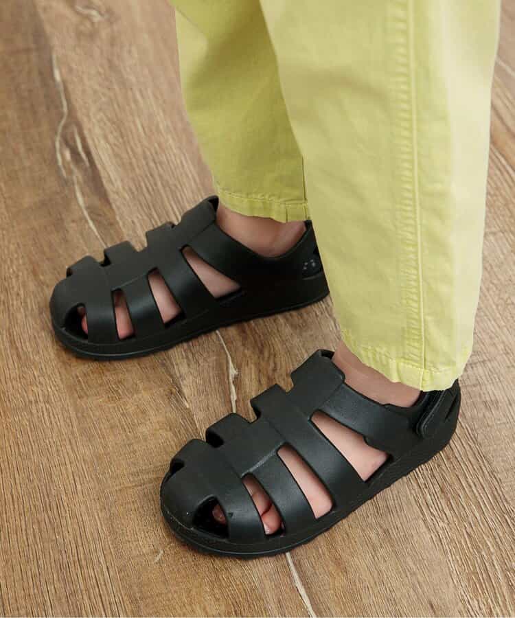 BREEZE sandals (14-19cm) shipped directly from Japan. Also available: other brands and summer swimwear specials.