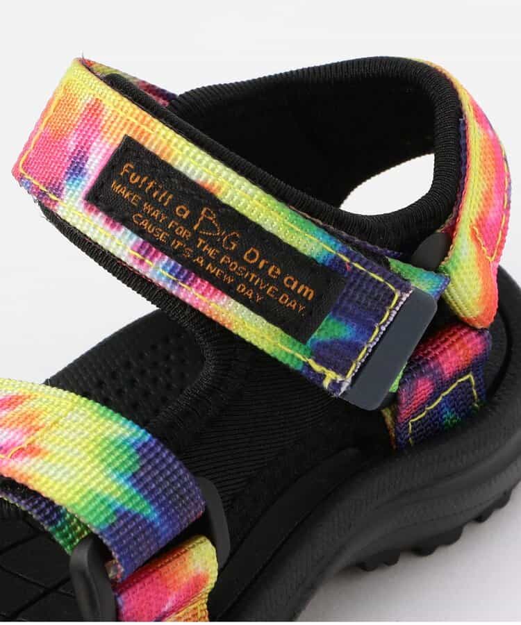 BREEZE sandals (14-21cm) shipped directly from Japan. Also available: other brands and summer swimwear specials.