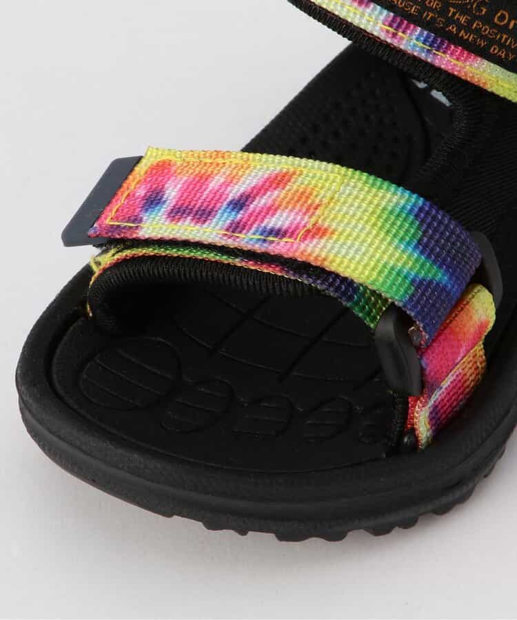 BREEZE sandals (14-21cm) shipped directly from Japan. Also available: other brands and summer swimwear specials.