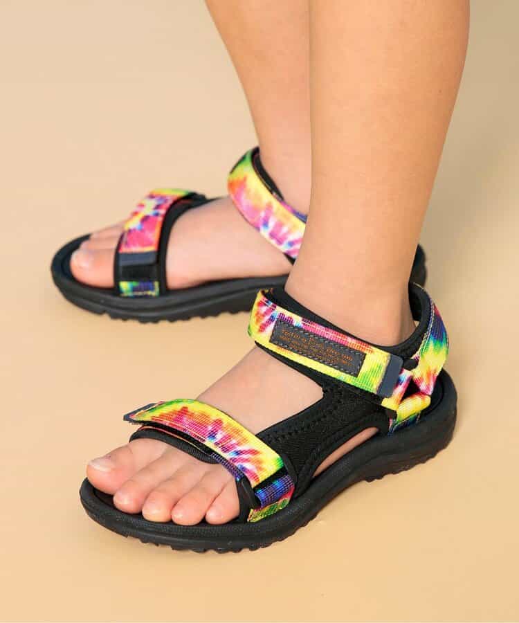 BREEZE sandals (14-21cm) shipped directly from Japan. Also available: other brands and summer swimwear specials.