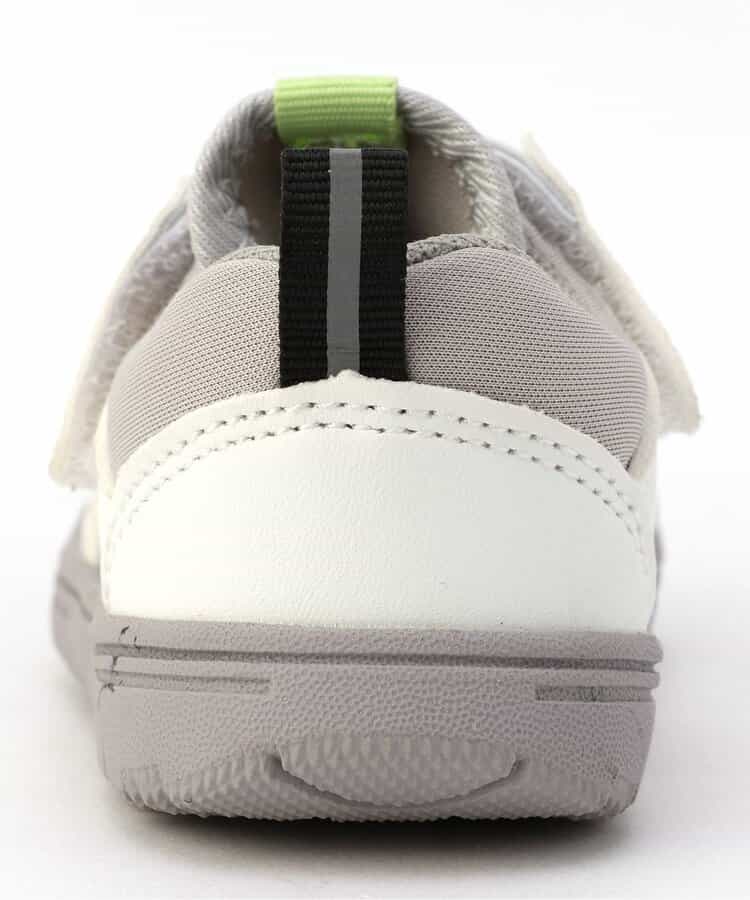 BREEZE sandals (13-20cm) shipped directly from Japan. Also available: other brands and summer swimwear specials.
