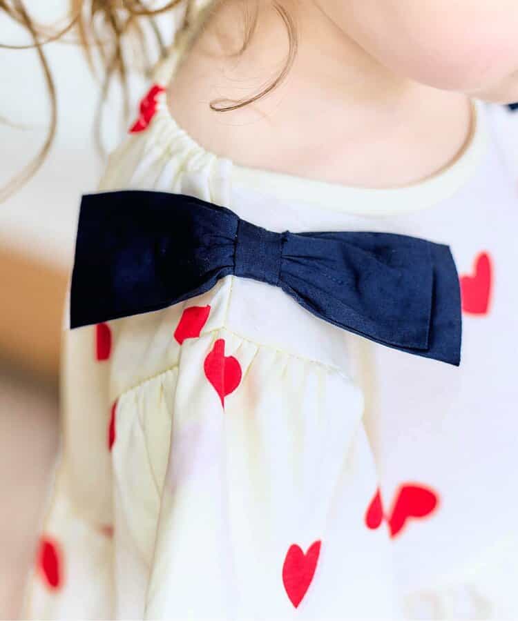 日本童裝 apres les cours 吸水速乾 接觸冷感 肩部蝴蝶結花瓣連身裙 80-140cm 女童款 夏季 DRESSES