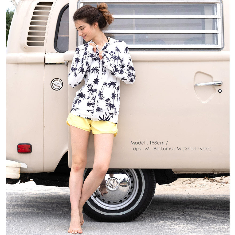 Direct from Japan, this lightweight hooded jacket is both cool and comfortable for both land and water use. It's UV-resistant (98%), UPF50+, chlorine-resistant, quick-drying, and lightweight (S-3L). Adult summer swimsuit special.