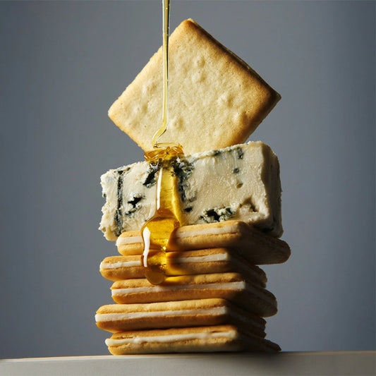 日本直送 Tokyo Milk Cheese 蜂蜜古岡左拉芝士夾心餅 9枚入 新年行運發財特輯 Happy New Year 馬年 限定手信