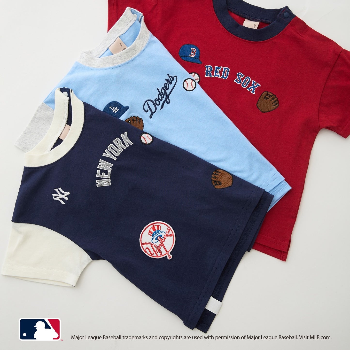 日本童裝 pe#main x 【MLB】徽章貼花上衣 80-130cm 男童款 夏季 TOPS