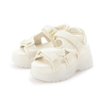 Lovetoxic sandals (22-24.5cm) shipped directly from Japan. Other brands in the shoe collection. 