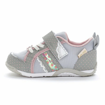 Moonstar x Carrot antibacterial and deodorant functional children's shoes (15-21cm) shipped directly from Japan. Girls' shoe series