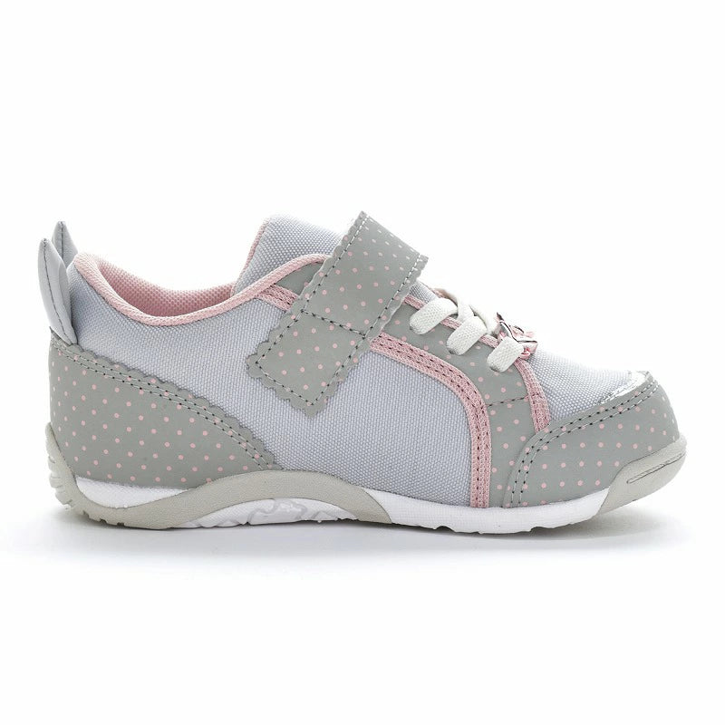 Moonstar x Carrot antibacterial and deodorant functional children's shoes (15-21cm) shipped directly from Japan. Girls' shoe series