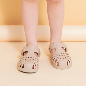 日本直送 Branshes 涼鞋 14-19cm 鞋系列 其他品牌 夏日玩水泳衣特輯