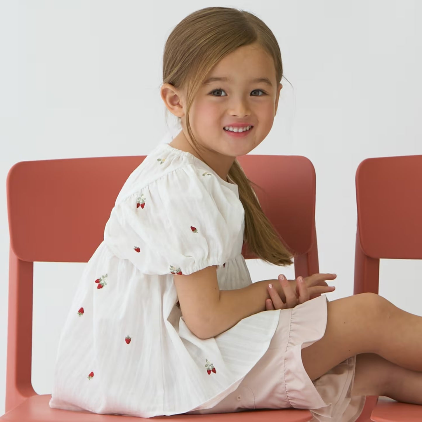 日本童裝 pe#main 士多啤梨刺繡泡芙袖上衣 80-130cm 女童款 夏季 TOPS