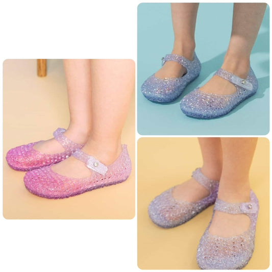 BREEZE sandals (14-19cm) shipped directly from Japan. Also available: other brands and summer swimwear specials. 