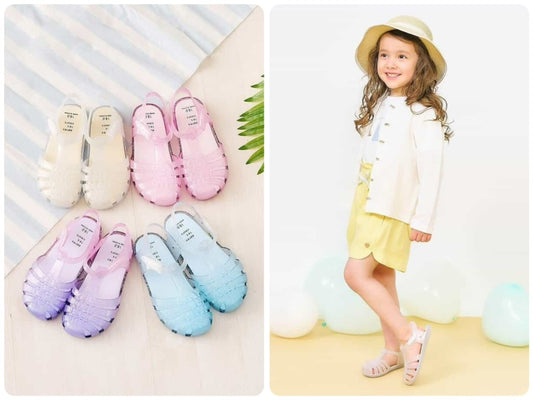 Shellmotif sandals (14-21cm) shipped directly from Japan. Also available: other brands and summer swimwear collection. 