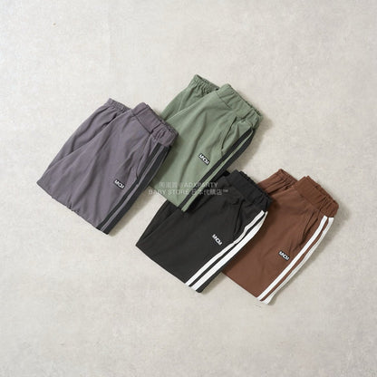 日本童裝 b・R# 吸水速乾 防UV 側線運動長褲 110-150cm 男童款 秋季 PANTS