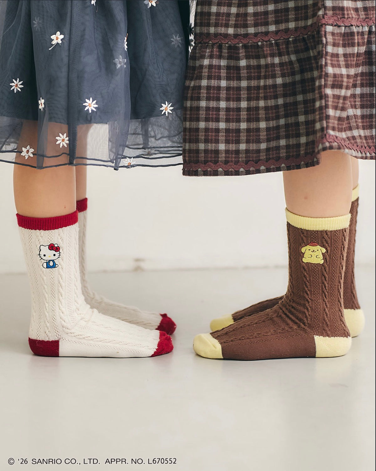 Apres les cours sandals (14-19cm) shipped directly from Japan. Also available: other brands and summer swimwear collection. 