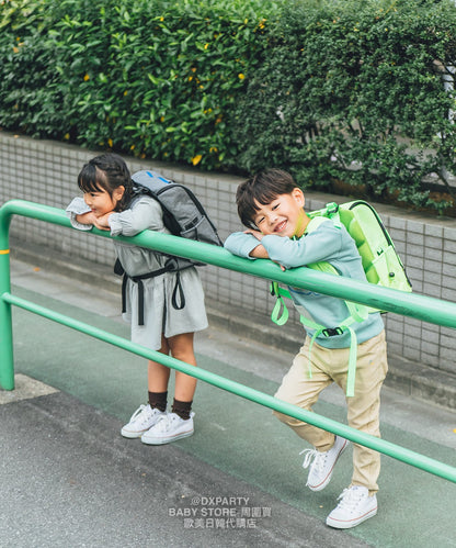Waterproof, lightweight, functional, back-protecting backpack (12L) shipped directly from Japan. Other brands.