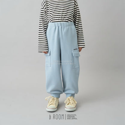 日本童裝 b・R# 吸水速乾 吸濕排汗 寬鬆工裝運動褲 100-150cm 男童款/女童款 冬季 PANTS