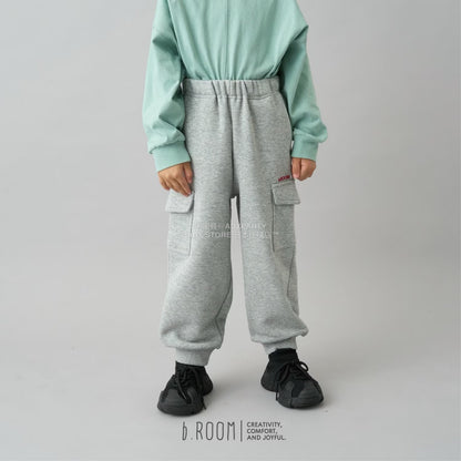 日本童裝 b・R# 吸水速乾 吸濕排汗 寬鬆工裝運動褲 100-150cm 男童款/女童款 冬季 PANTS