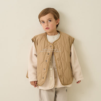 日本童裝 b・R# 絎縫背心外套 100-150cm 男童款 冬季 (適合初秋、香港平均溫度、寒冷天氣）OUTERWEAR
