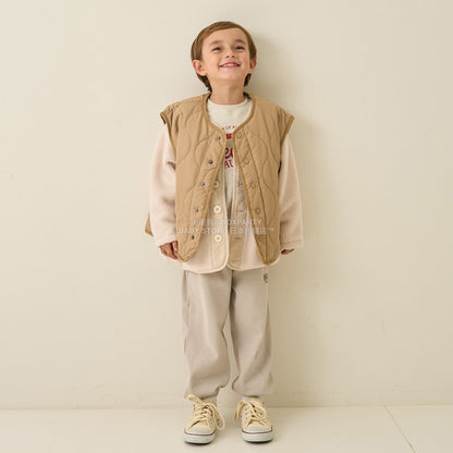 日本童裝 b・R# 絎縫背心外套 100-150cm 男童款 冬季 (適合初秋、香港平均溫度、寒冷天氣）OUTERWEAR