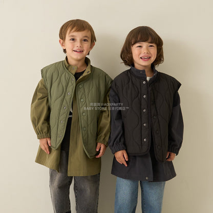 日本童裝 b・R# 絎縫背心外套 100-150cm 男童款 冬季 (適合初秋、香港平均溫度、寒冷天氣）OUTERWEAR