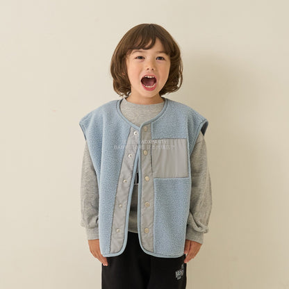 日本童裝 b・R# 抓毛背心外套 100-150cm 男童款 冬季 (適合初秋、香港平均溫度、寒冷天氣）OUTERWEAR (副本)