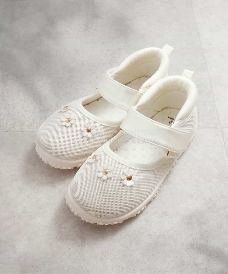 Apres les cours sandals (14-19cm) shipped directly from Japan. Also available: other brands and summer swimwear collection. 