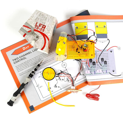 英美直送 EIGHT Build Your Own Robot 聖誕倒數日曆 兒童款 聖誕快樂特輯 聖誕倒數日曆 不參與$900免運 滿$900可加$25免運 Christmas Advent Calendars 2025