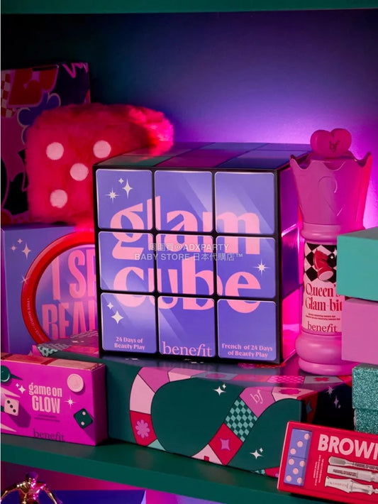 英美直送 BENEFIT Glam Cube 24-Day Beauty聖誕倒數日曆（Worth £267） 大人款 聖誕快樂特輯 聖誕倒數日曆 不參與$900免運 滿$900可加$25免運 Christmas Advent Calendars 2025