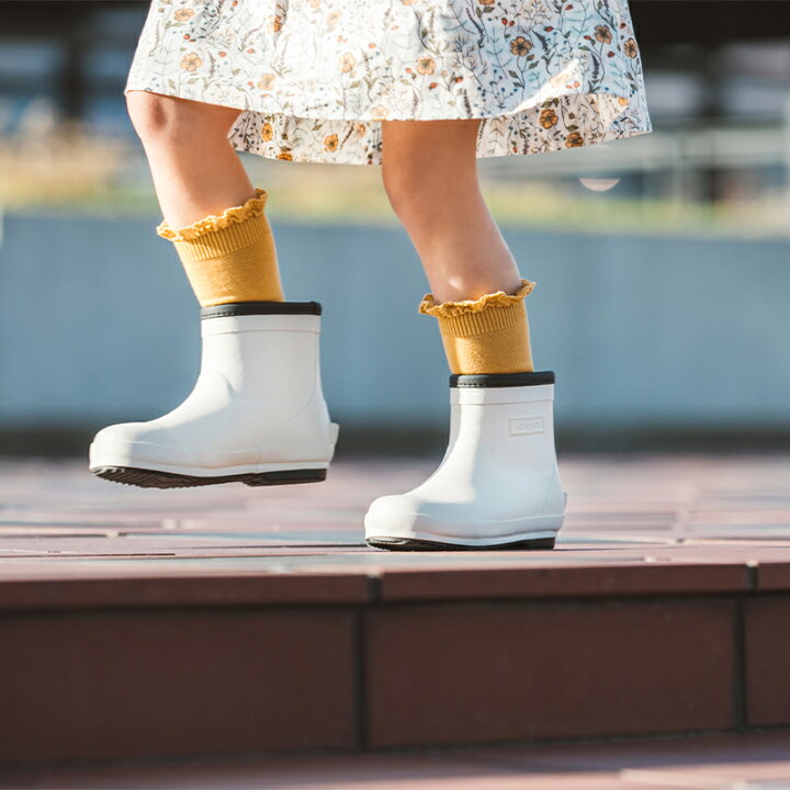 Moonstar x Sanrio antibacterial, odor-resistant, and wear-resistant soles for healthy-looking children's shoes (14-19cm) - direct from Japan. Girls' shoe collection.