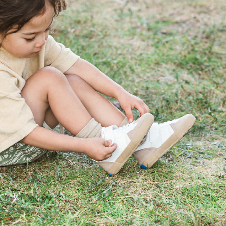 Moonstar x Sanrio antibacterial, odor-resistant, and wear-resistant soles for healthy-looking children's shoes (14-19cm) - direct from Japan. Girls' shoe collection.